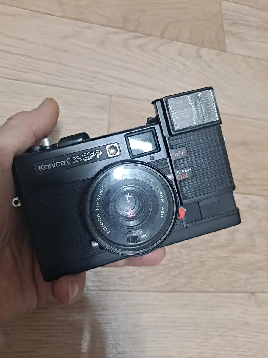 Konica C35EF-P (엔디워홀) 필름카메라판매합니다.